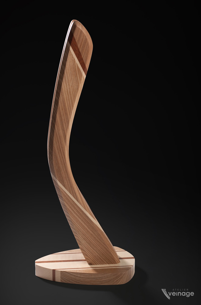 Lampe LED en bois style boomerang